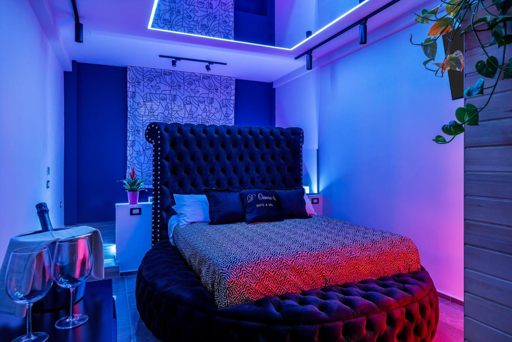 D'Ossuna66 Suite & Spa Palermo Bagian luar foto